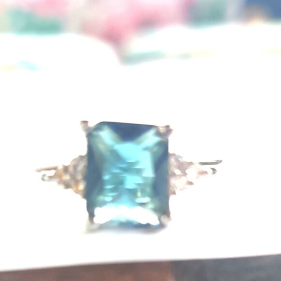 Ladies Blue/White Ring, Size 10, New - Picture 3 of 3